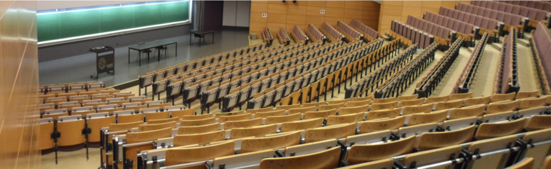auditoire sans étudiants