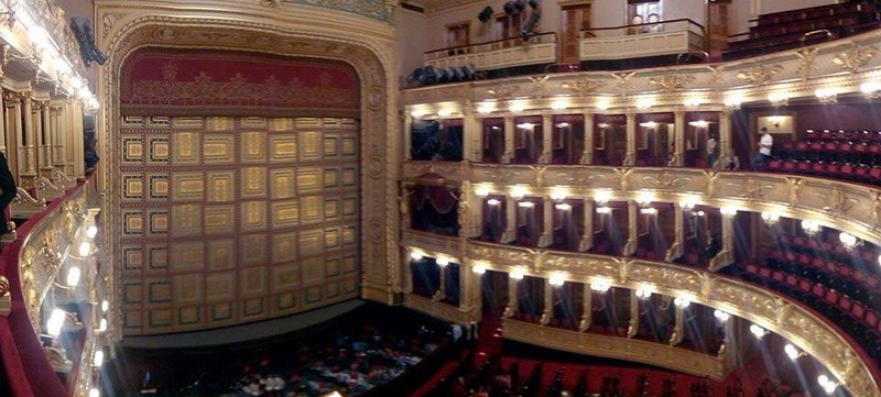 Allez au théâtre en Erasmus