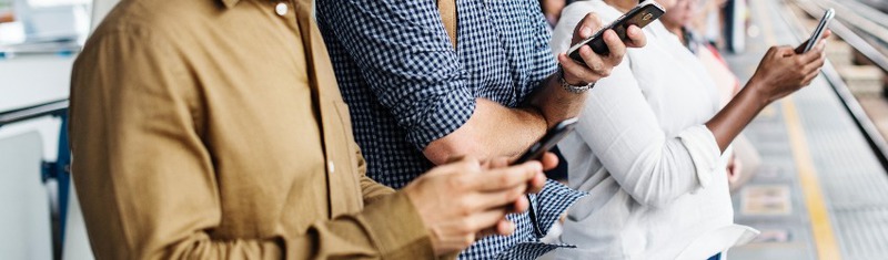 Als mobile developer ben je verantwoordelijk voor het bouwen van apps, het upgraden van software en het onderhouden van verschillende scripts.