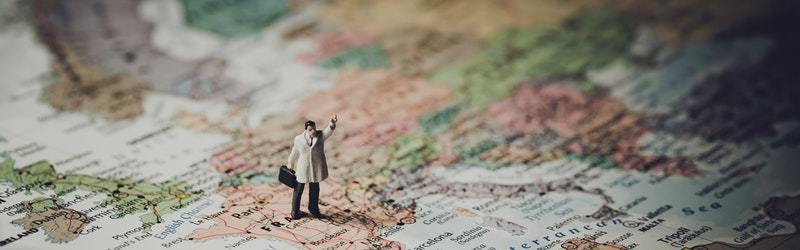 De zomervakantie staat voor de deur. Je hebt je studie met goed gevolg afgerond en ben klaar voor een nieuwe uitdaging. Je denkt na over een studentenjob in het buitenland, maar waar kun je dan het beste solliciteren?