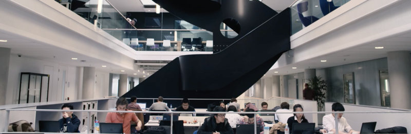 Simon vertelt over zijn eerste werkervaring bij TMC